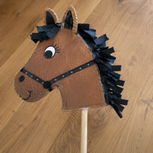 Steckenpferd basteln aus Pappe